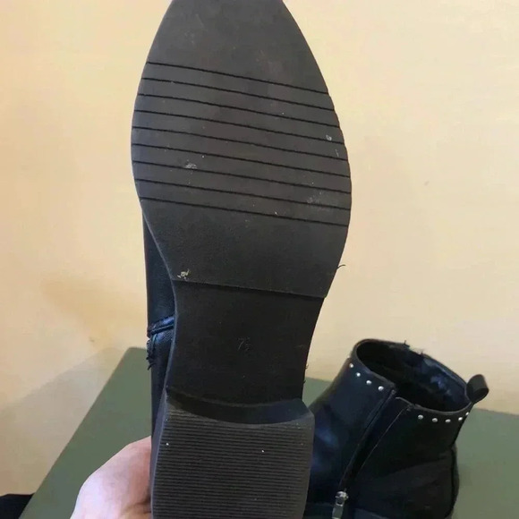 Catherine Malandrino Naroon ankle boots with stud detail. - Picture 6 of 11